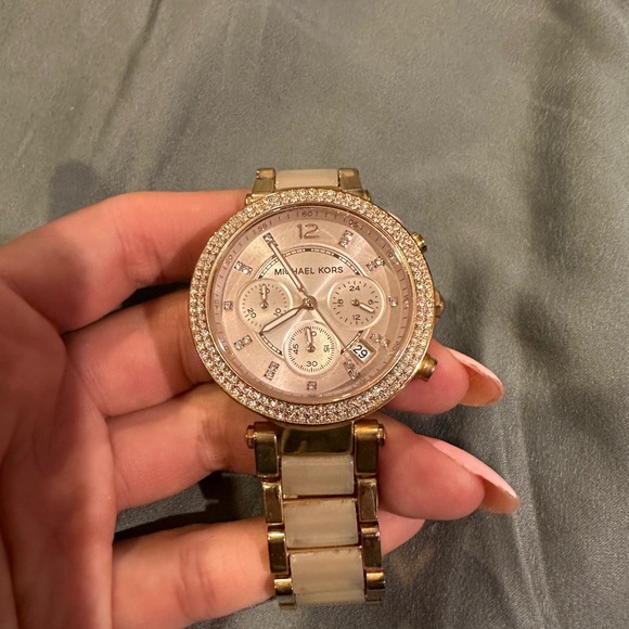 Michael kors watch - Picture 2 of 7